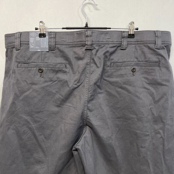 NWT St. John's Bay Men Flat Front Chino Shorts Size 48 Tall Gray B371 -23 - Picture 15 of 16